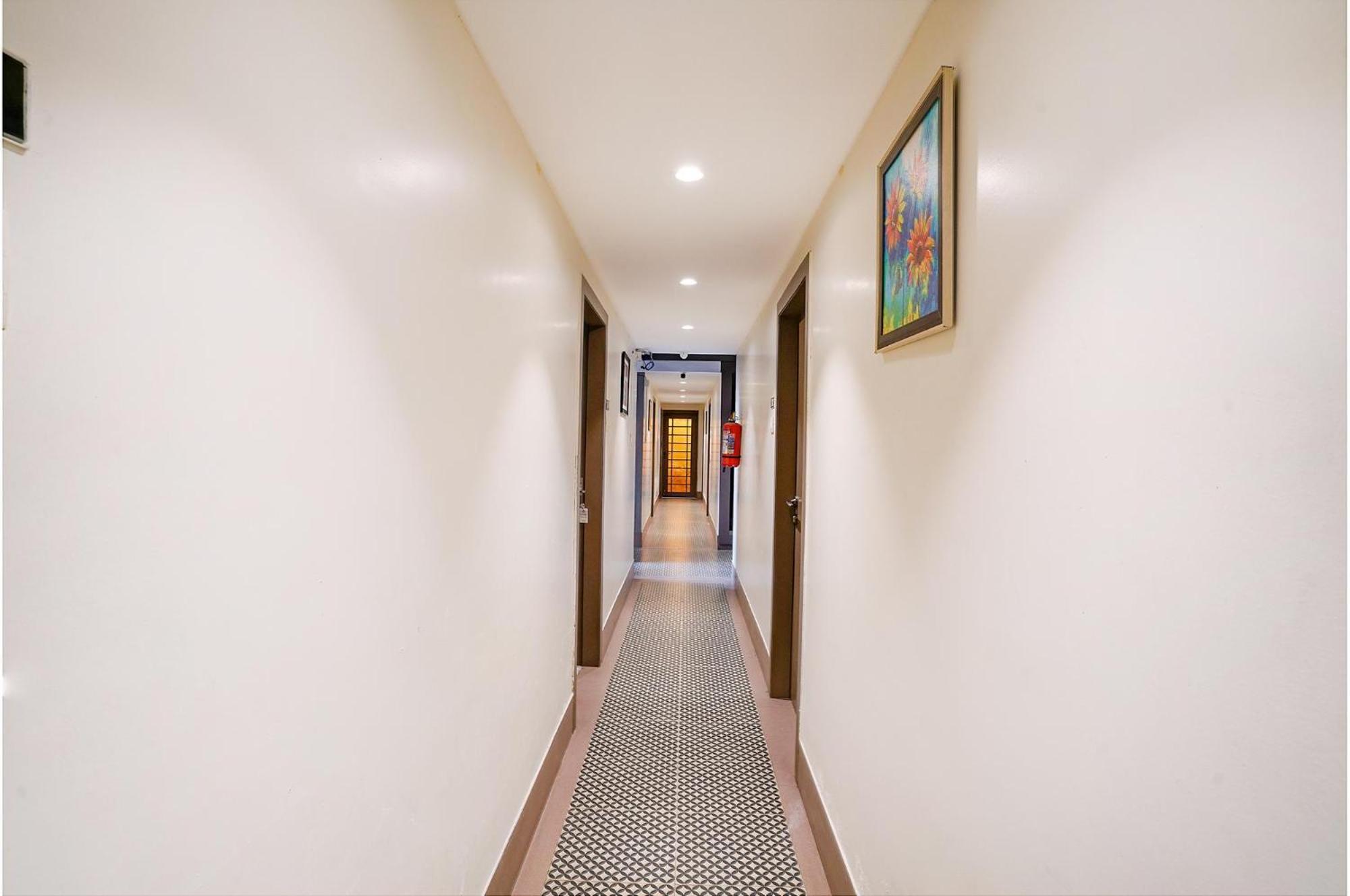 Hotel Gargi Deluxe بونة المظهر الخارجي الصورة