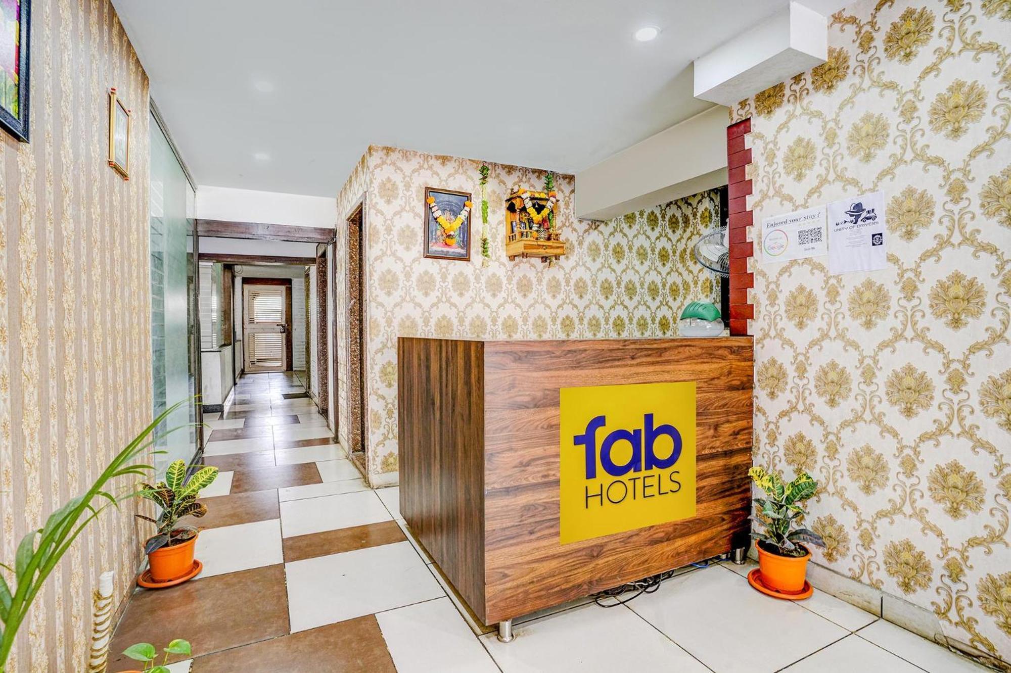 Hotel Gargi Deluxe بونة المظهر الخارجي الصورة