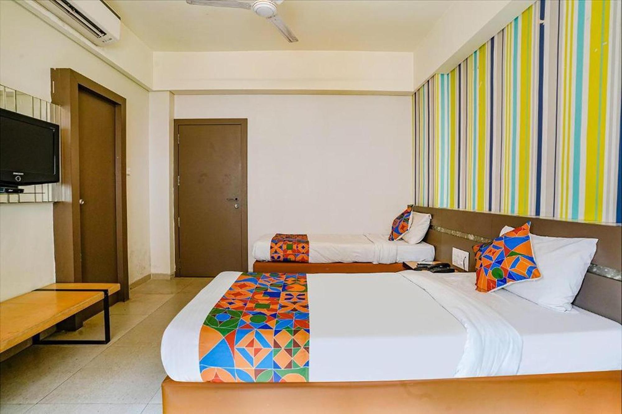 Hotel Gargi Deluxe بونة المظهر الخارجي الصورة